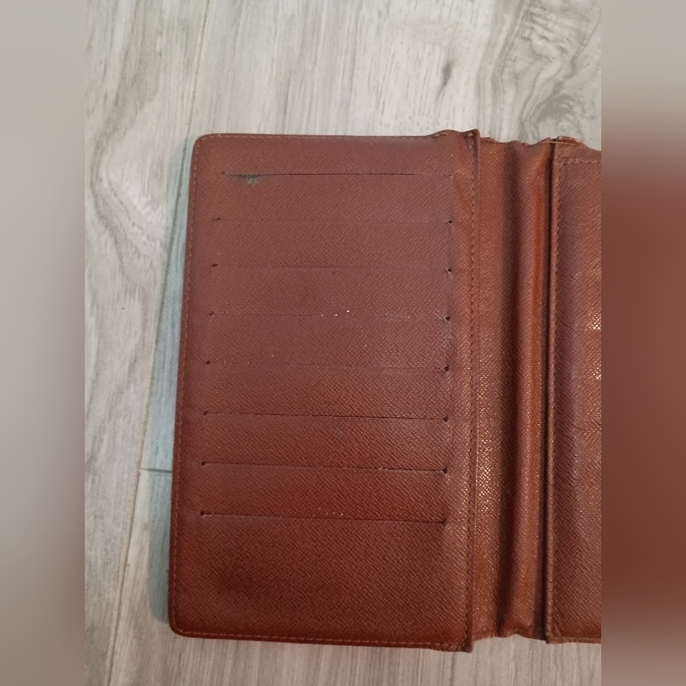 Louis Vuitton Monogram Pochette Passport Trifold Wallet - Picture 13 of 16